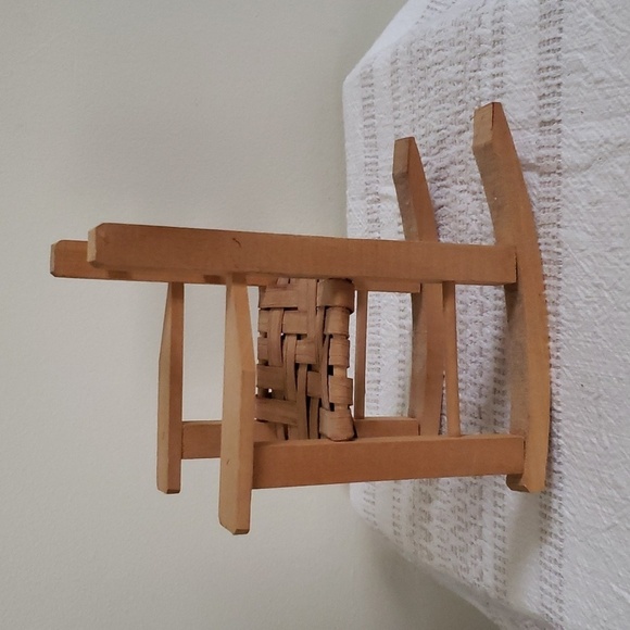 Vintage handmade wooden doll rocking chair, handcrafted in pigeon forge - Picture 4 of 6